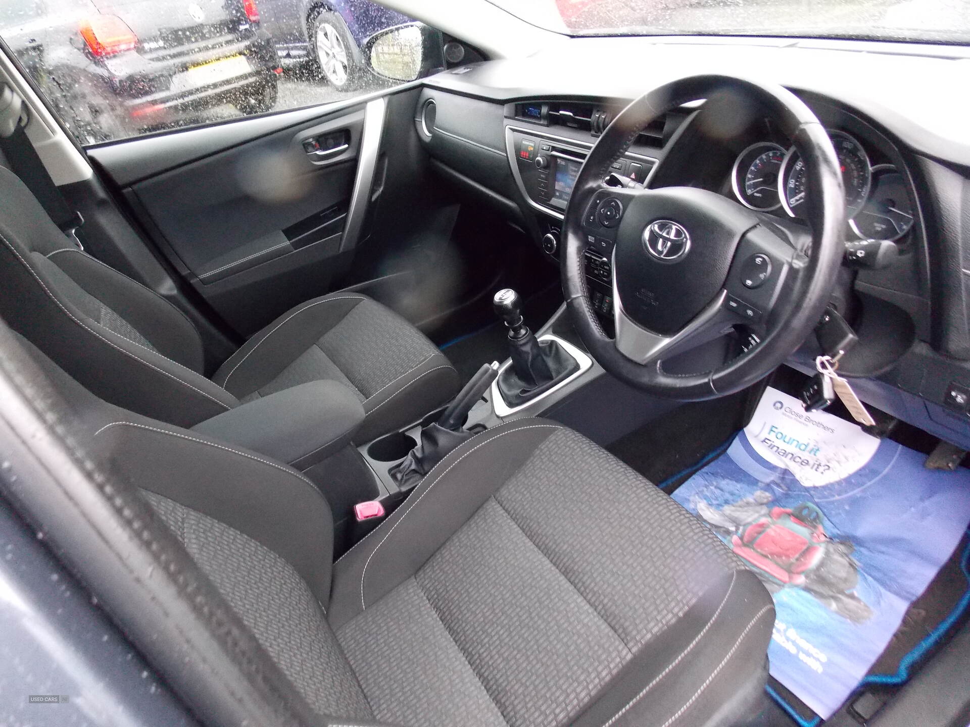 Sep 2015 Toyota Auris 1.33 Dual VVTi Icon+ 5dr