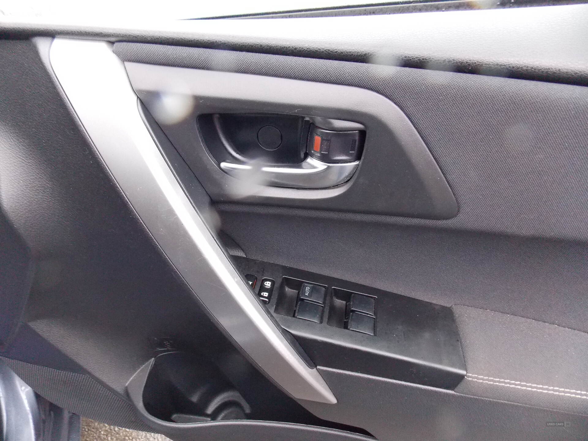 Sep 2015 Toyota Auris 1.33 Dual VVTi Icon+ 5dr