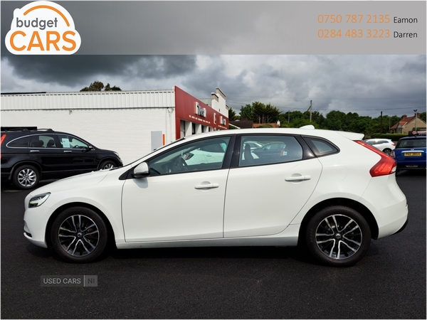 Volvo V40 HATCHBACK in Down