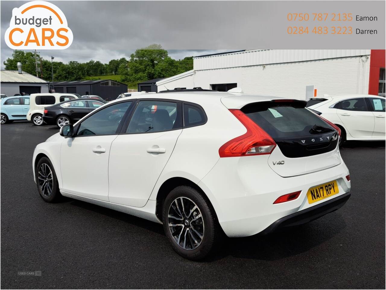 Volvo V40 HATCHBACK in Down