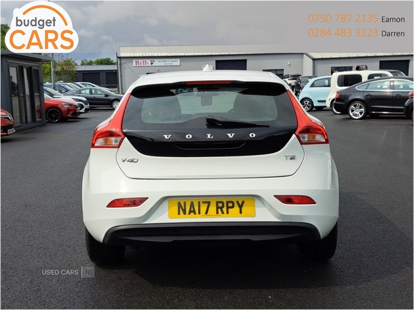 Volvo V40 HATCHBACK in Down