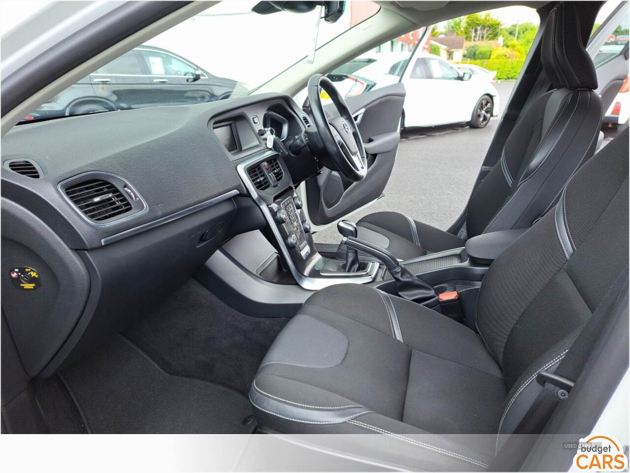 Volvo V40 HATCHBACK in Down