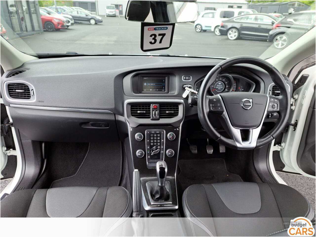 Volvo V40 HATCHBACK in Down