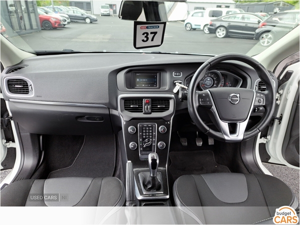Volvo V40 HATCHBACK in Down