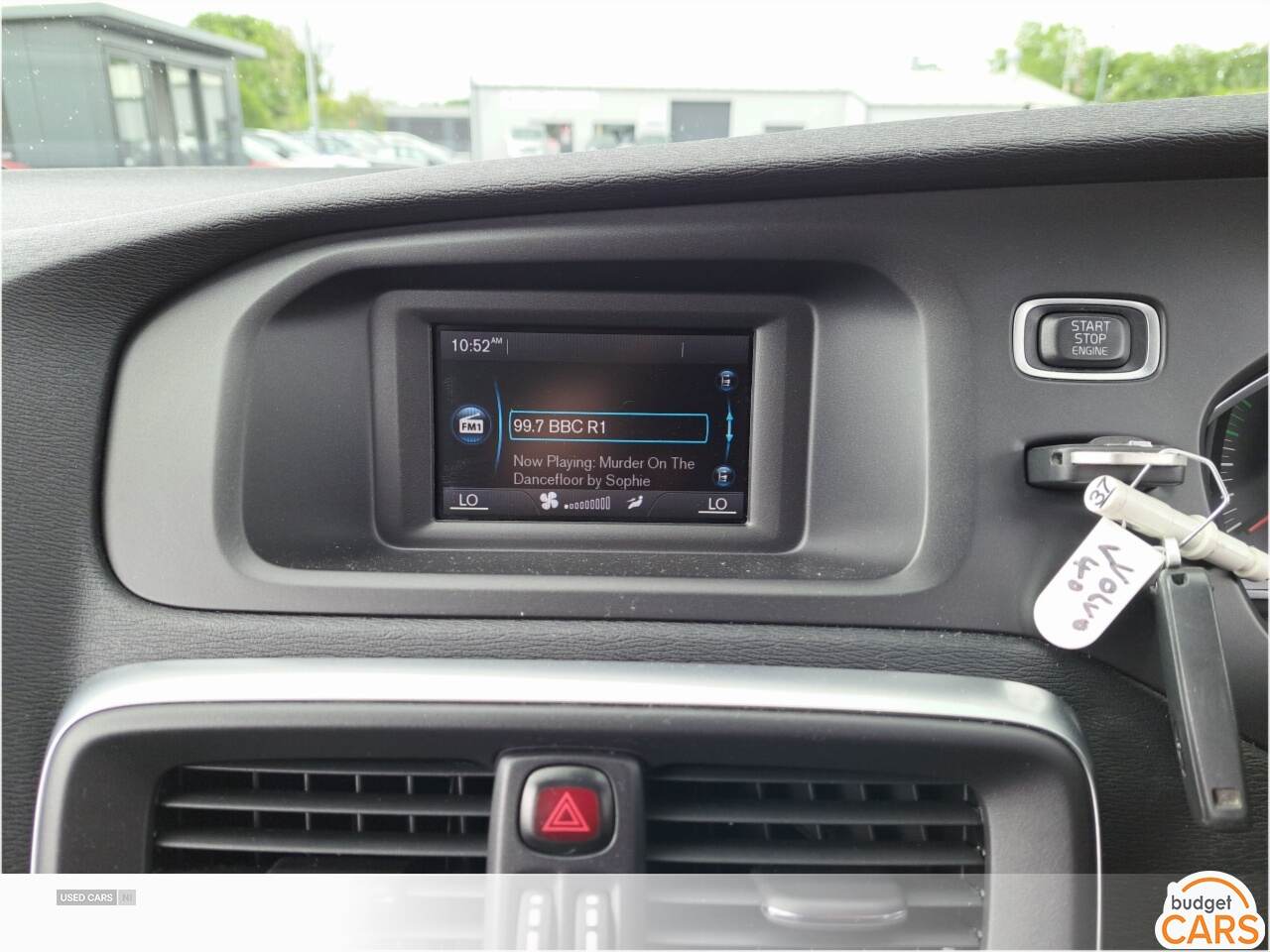 Volvo V40 HATCHBACK in Down