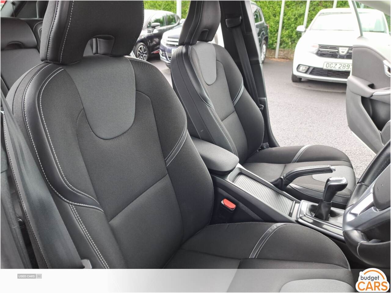 Volvo V40 HATCHBACK in Down