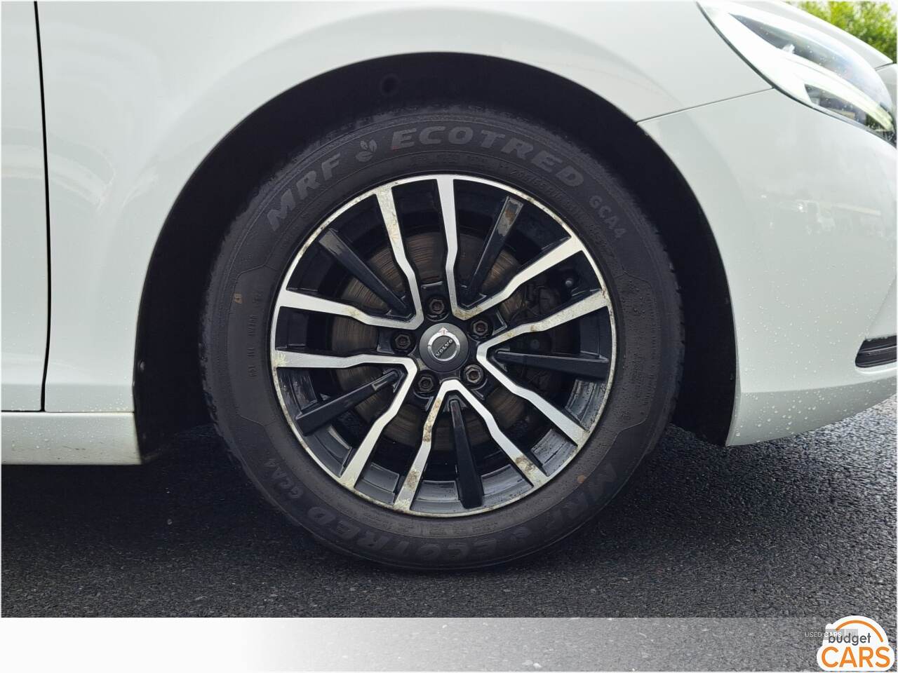 Volvo V40 HATCHBACK in Down