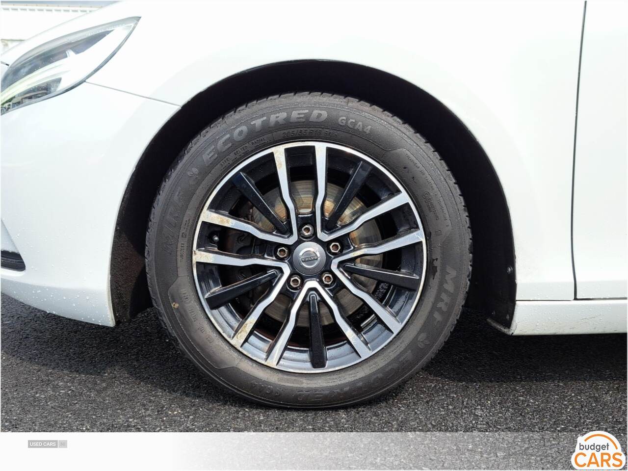 Volvo V40 HATCHBACK in Down