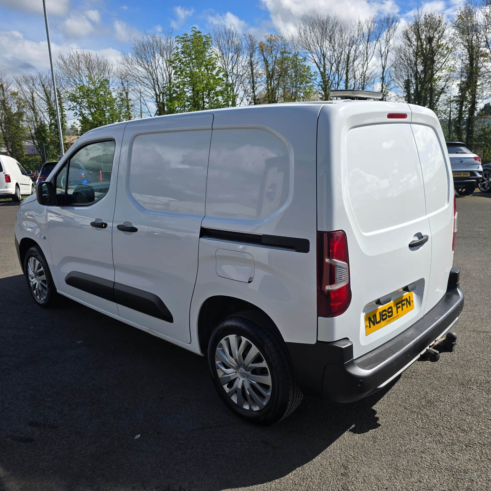 Oct 2019 Peugeot Partner 1000 1.5 BlueHDi 100 Professional Van