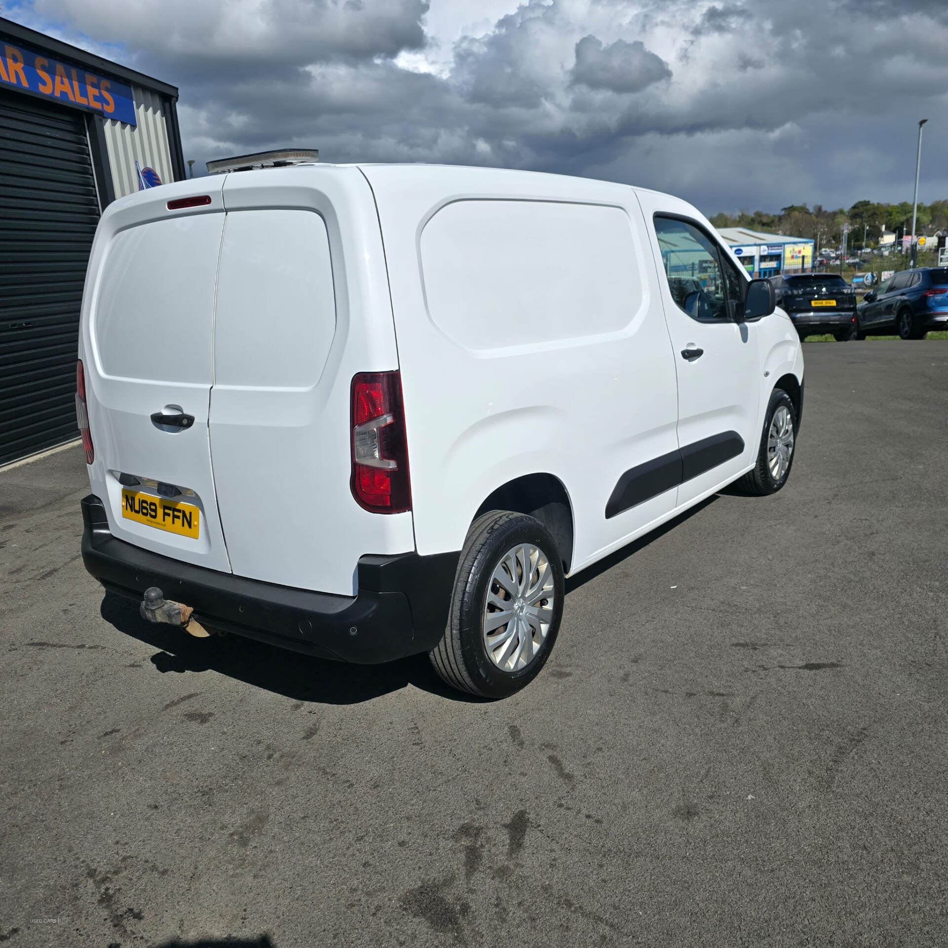 Oct 2019 Peugeot Partner 1000 1.5 BlueHDi 100 Professional Van