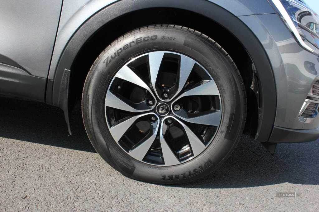 Jun 2022 Renault Arkana 1.6 E-TECH Hybrid 145 Iconic 5dr Auto