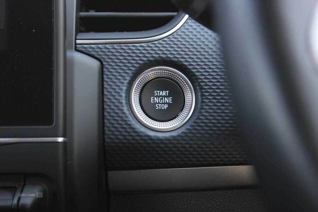 Jun 2022 Renault Arkana 1.6 E-TECH Hybrid 145 Iconic 5dr Auto
