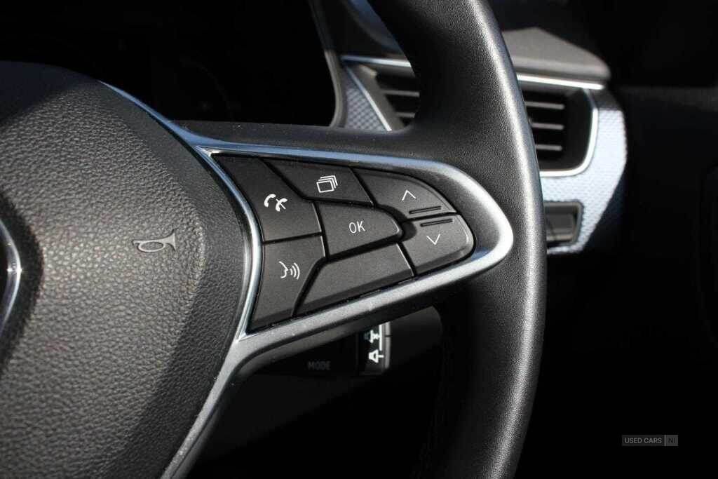 Jun 2022 Renault Arkana 1.6 E-TECH Hybrid 145 Iconic 5dr Auto