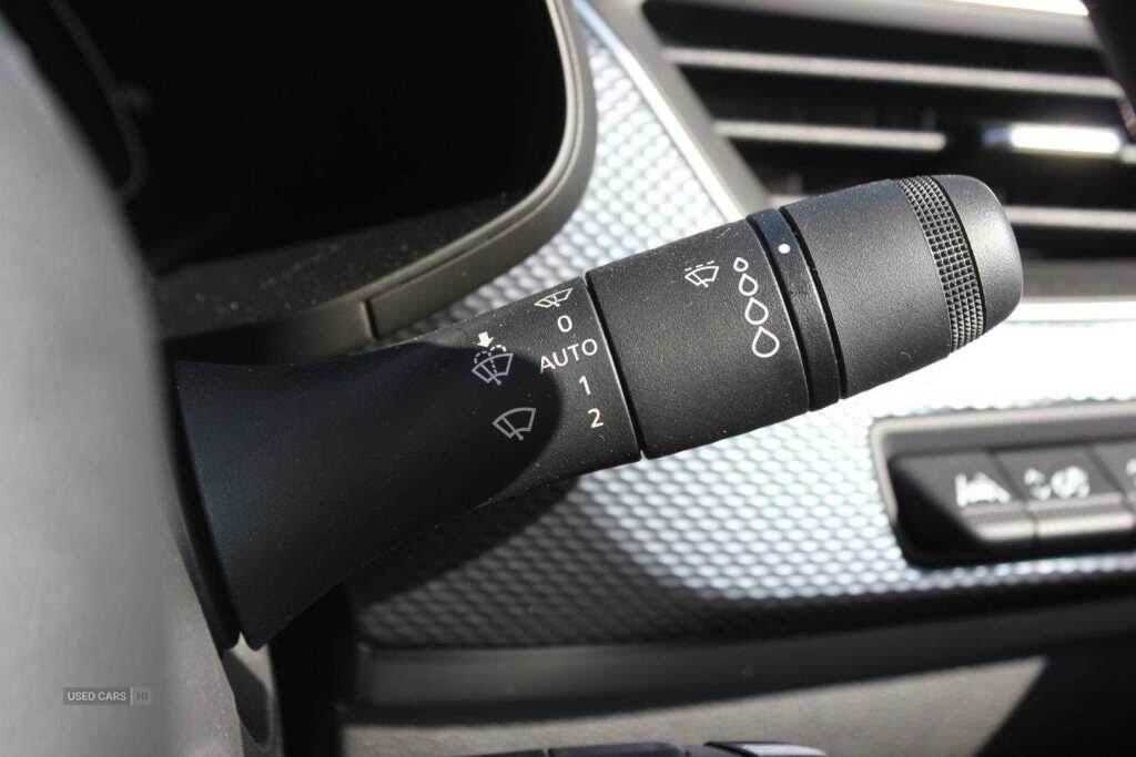 Jun 2022 Renault Arkana 1.6 E-TECH Hybrid 145 Iconic 5dr Auto