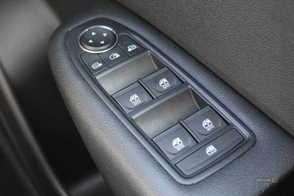 Jun 2022 Renault Arkana 1.6 E-TECH Hybrid 145 Iconic 5dr Auto