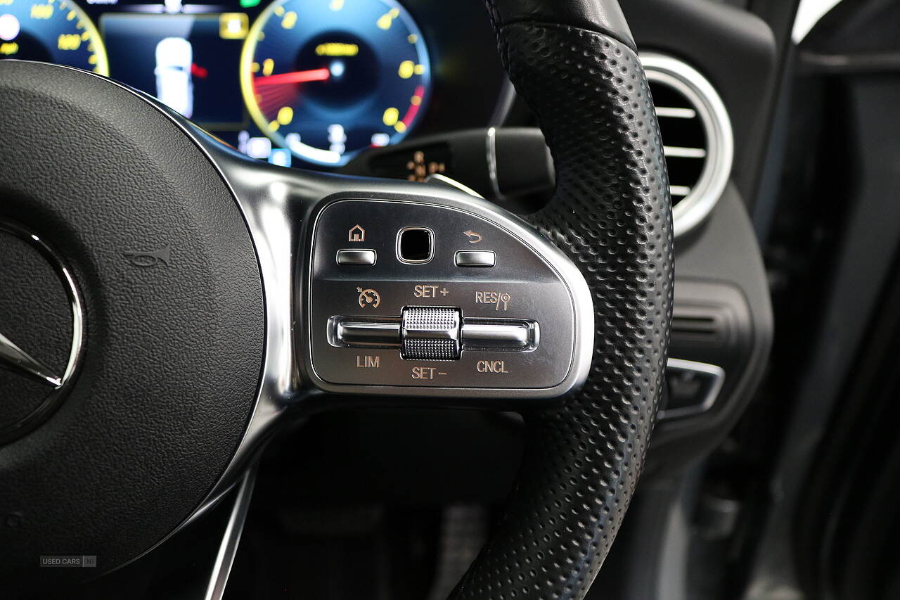  2020 Mercedes-Benz GLC 300d AMG Line