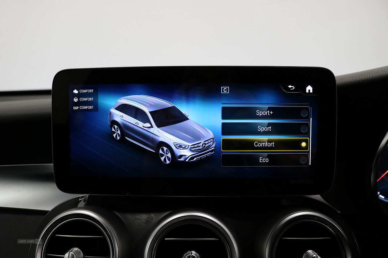  2020 Mercedes-Benz GLC 300d AMG Line