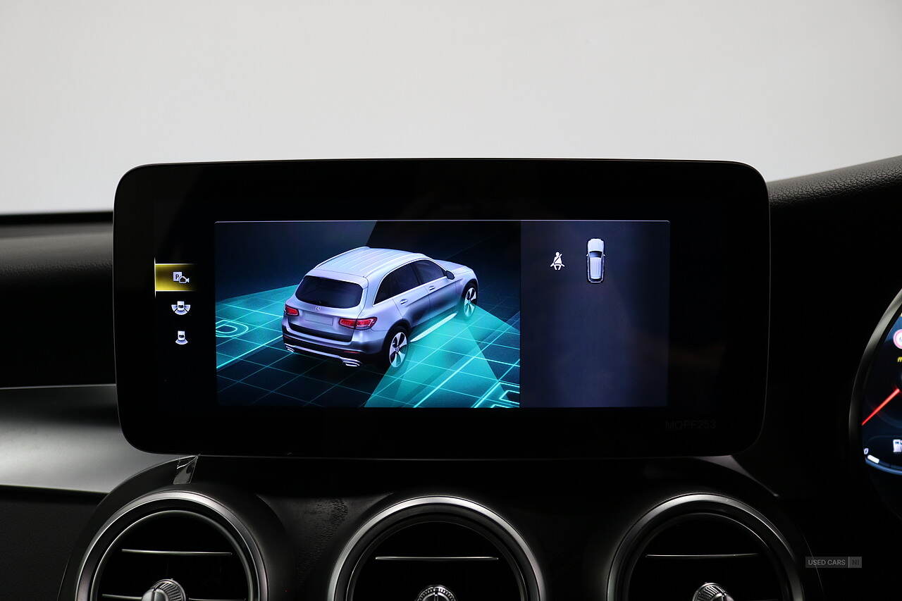 2020 Mercedes-Benz GLC 300d AMG Line