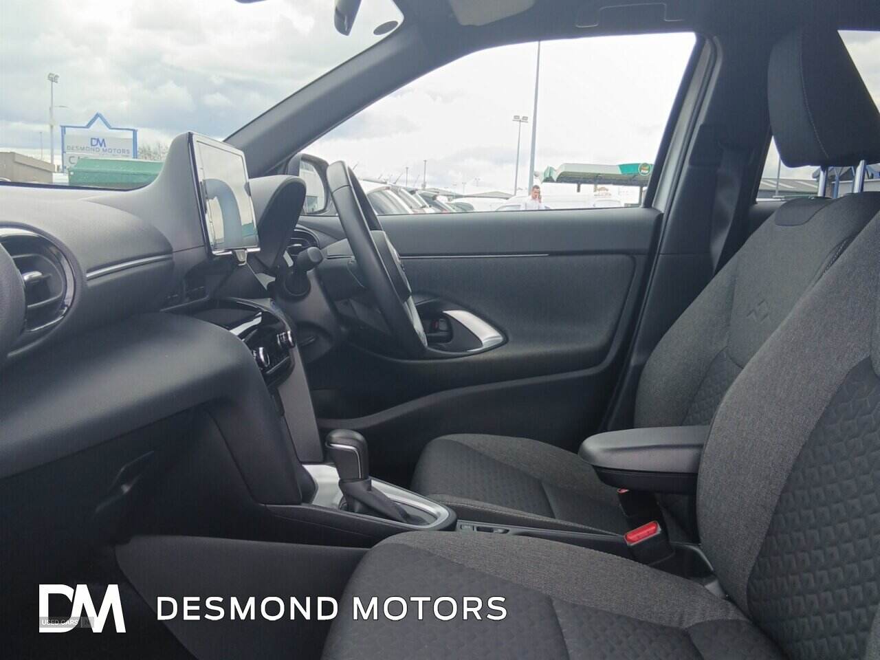 Nov 2022 Toyota Yaris Cross 1.5 Hybrid Design 5dr CVT