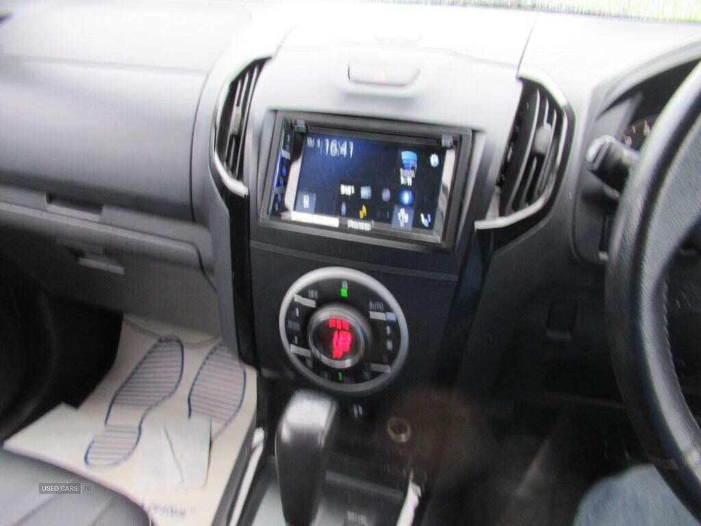  2015 Isuzu D-Max 2.5 TD Blade Pickup 4dr Diesel Automatic 4x4 (220 g/km, 161 bhp)