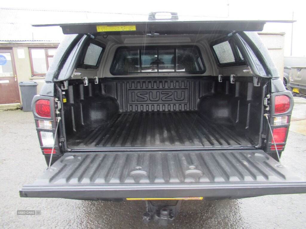  2015 Isuzu D-Max 2.5 TD Blade Pickup 4dr Diesel Automatic 4x4 (220 g/km, 161 bhp)