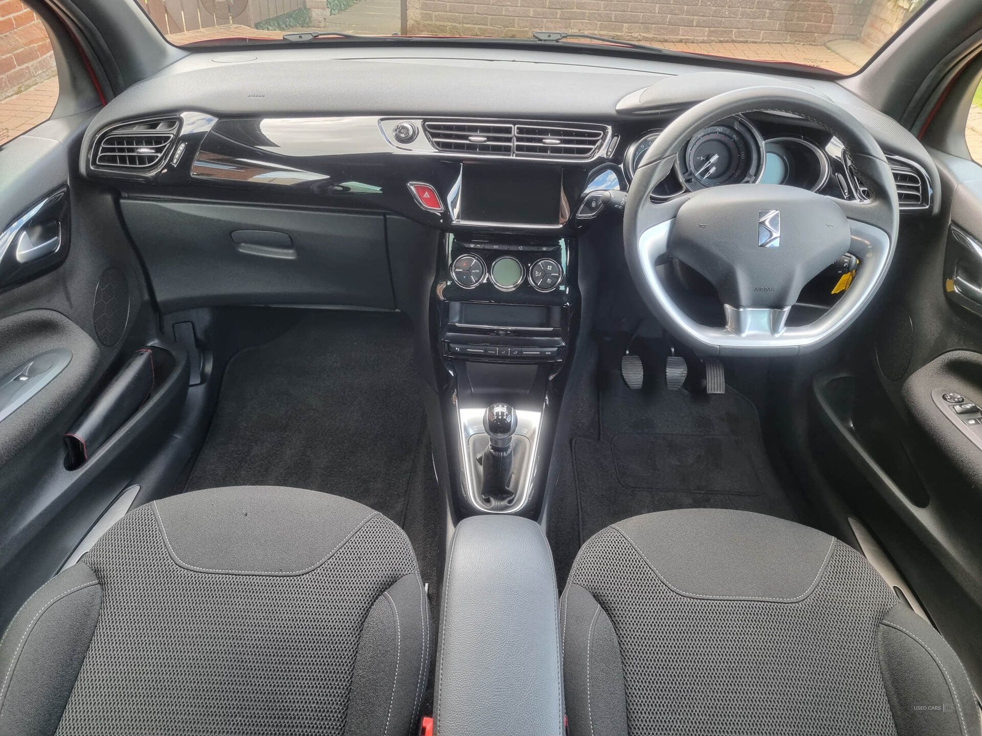 Oct 2017 DS 3 1.2 PureTech Connected Chic 3dr