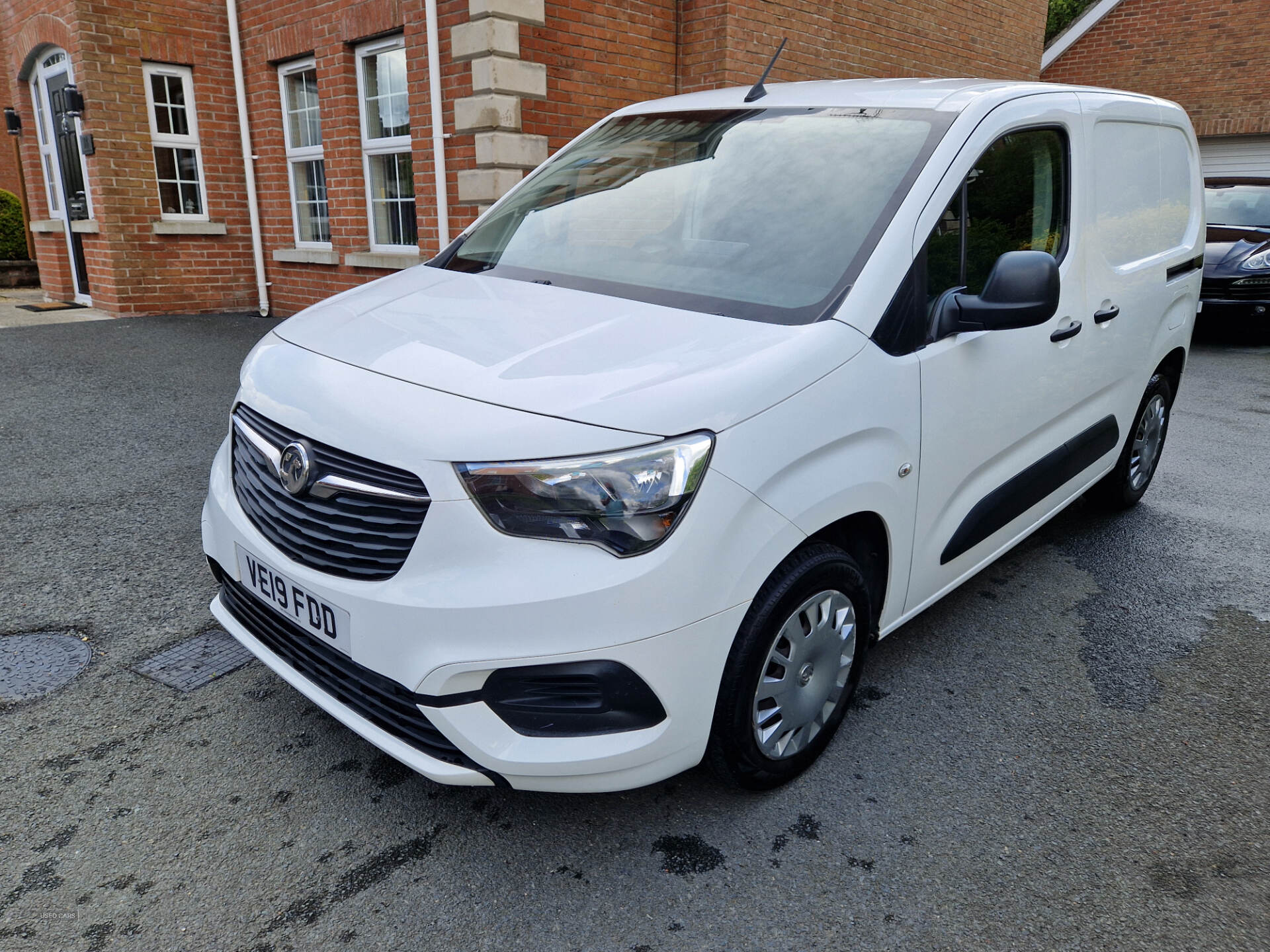 May 2019 Vauxhall Combo 2000 1.6 Turbo D 100ps H1 Sportive Van
