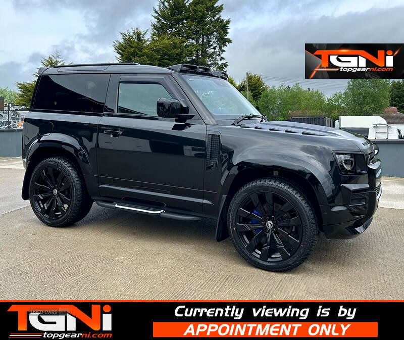 Nov 2022 Land Rover Defender 3.0 D250 X-Dynamic SE 90 3dr Auto