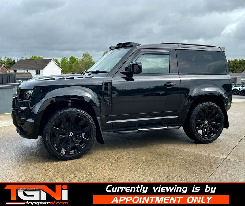 Nov 2022 Land Rover Defender 3.0 D250 X-Dynamic SE 90 3dr Auto