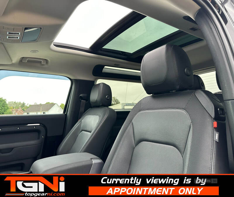 Nov 2022 Land Rover Defender 3.0 D250 X-Dynamic SE 90 3dr Auto
