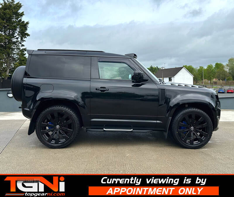 Nov 2022 Land Rover Defender 3.0 D250 X-Dynamic SE 90 3dr Auto