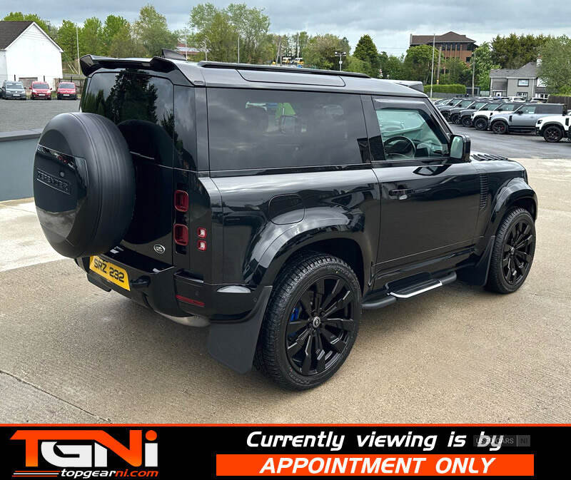 Nov 2022 Land Rover Defender 3.0 D250 X-Dynamic SE 90 3dr Auto