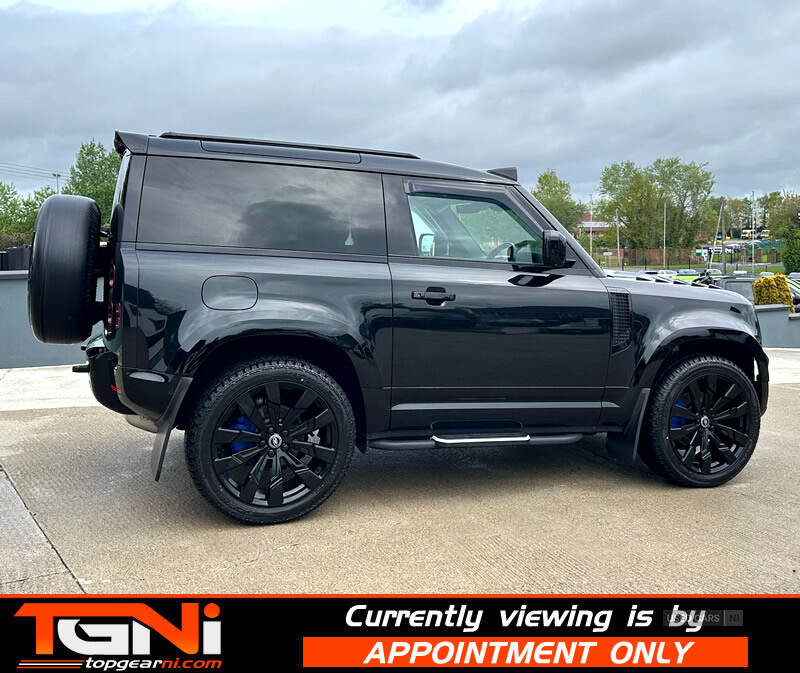 Nov 2022 Land Rover Defender 3.0 D250 X-Dynamic SE 90 3dr Auto
