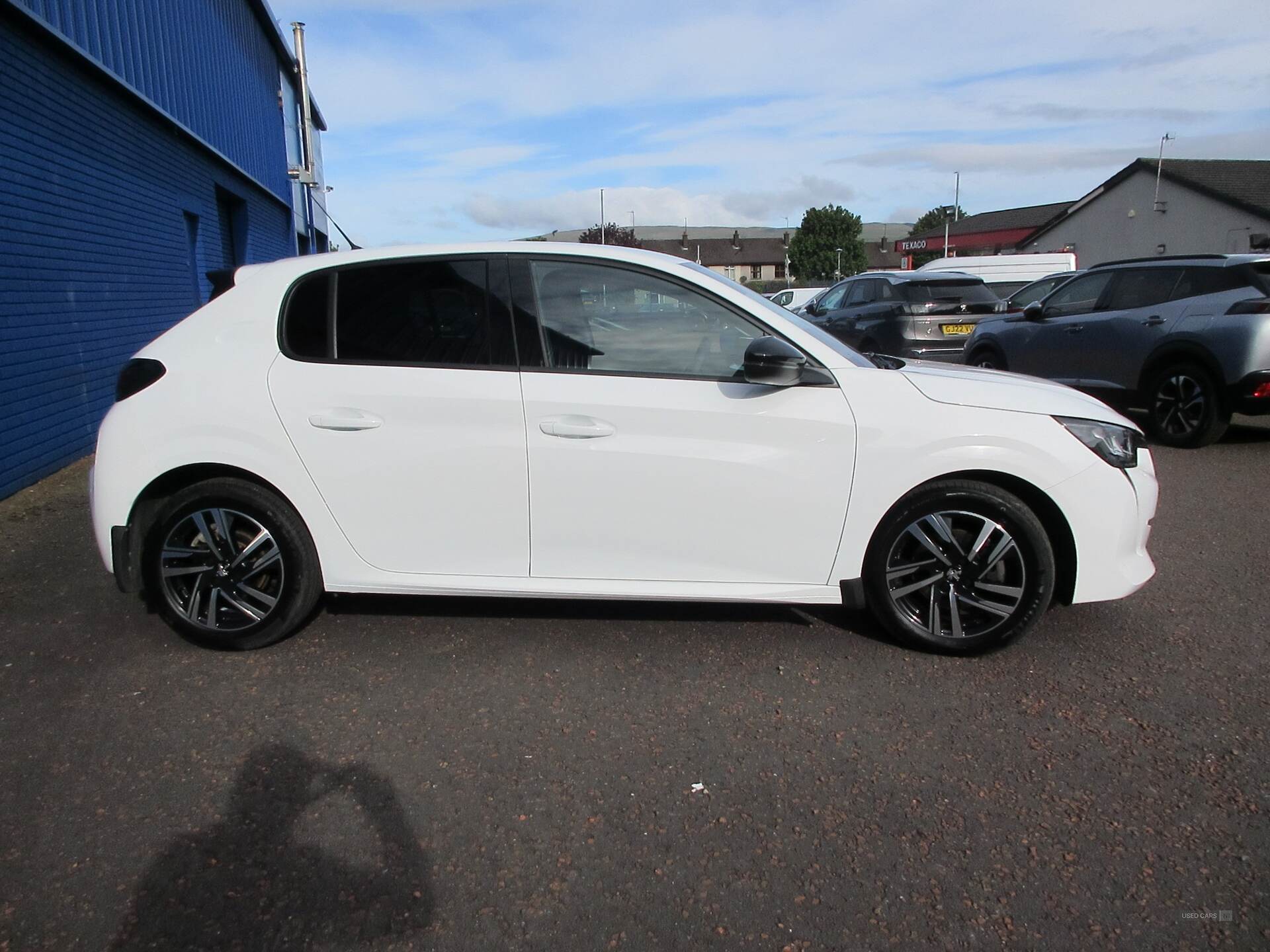 Mar 2023 Peugeot 208 1.2 PureTech 100 Allure Premium + 5dr