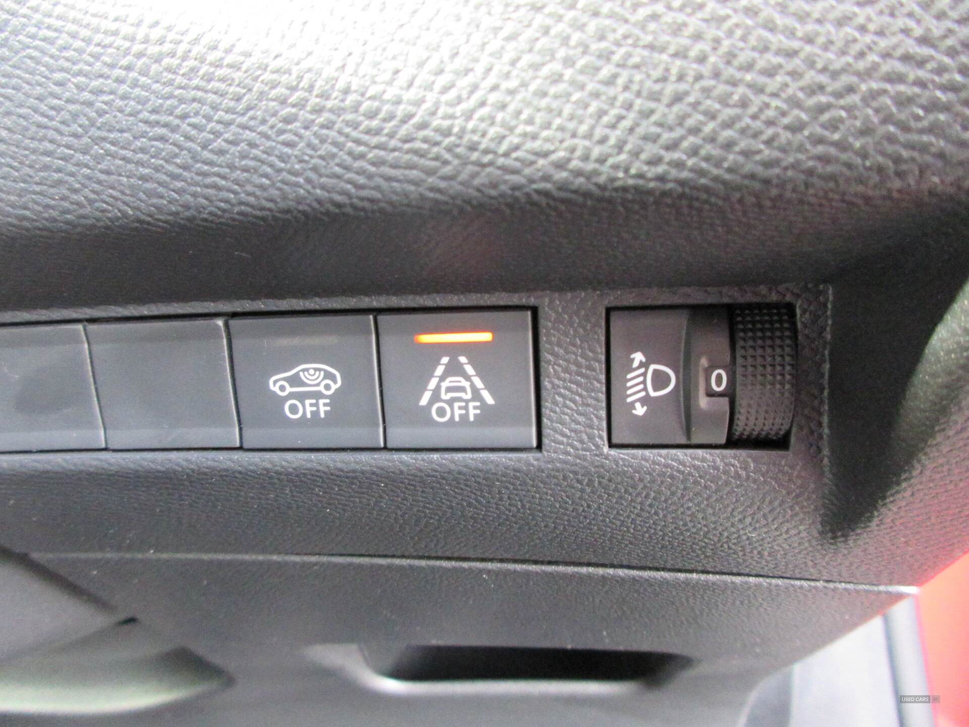 Oct 2021 Peugeot 208 1.2 PureTech 100 Allure Premium 5dr