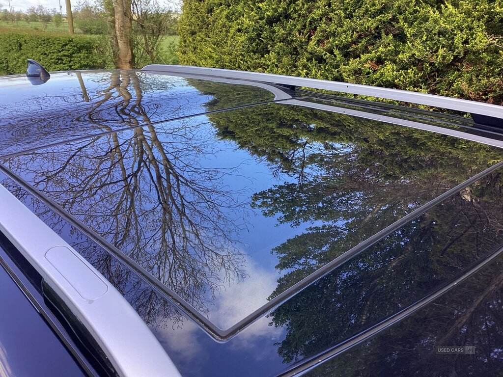 Jul 2017 Land Rover Discovery 2.0 SD4 HSE 5dr Auto