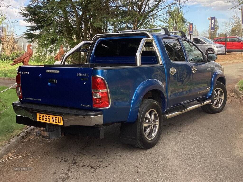 Sep 2015 Toyota Hi-lux Invincible X D/Cab Pick Up 3.0 D-4D 4WD 171 Auto