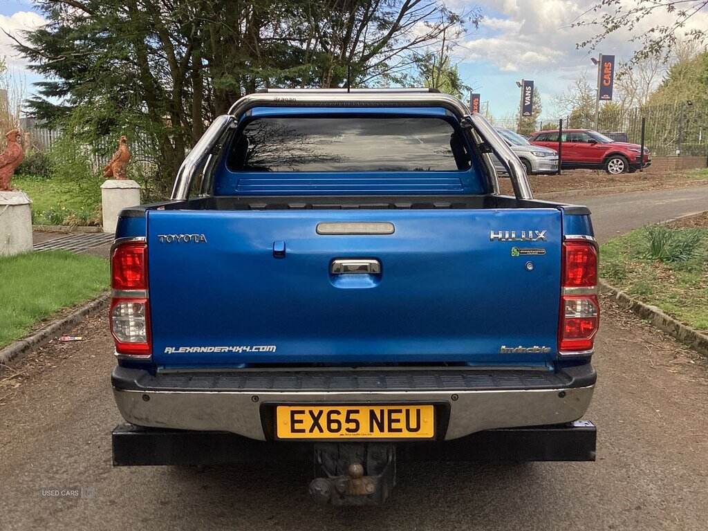 Sep 2015 Toyota Hi-lux Invincible X D/Cab Pick Up 3.0 D-4D 4WD 171 Auto