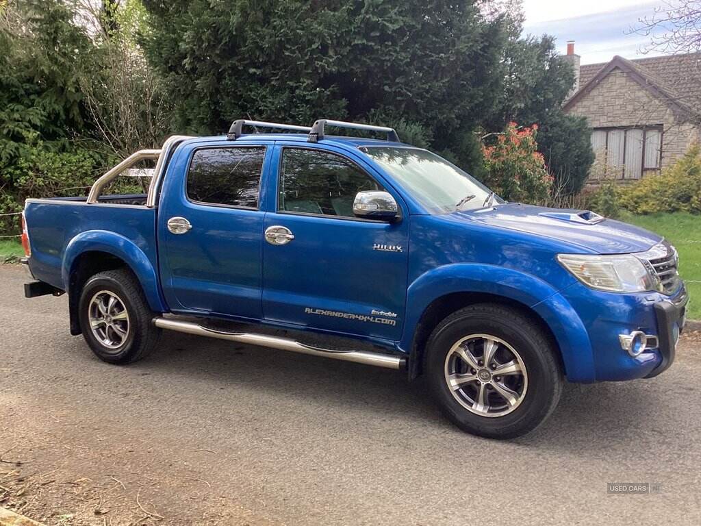 Sep 2015 Toyota Hi-lux Invincible X D/Cab Pick Up 3.0 D-4D 4WD 171 Auto