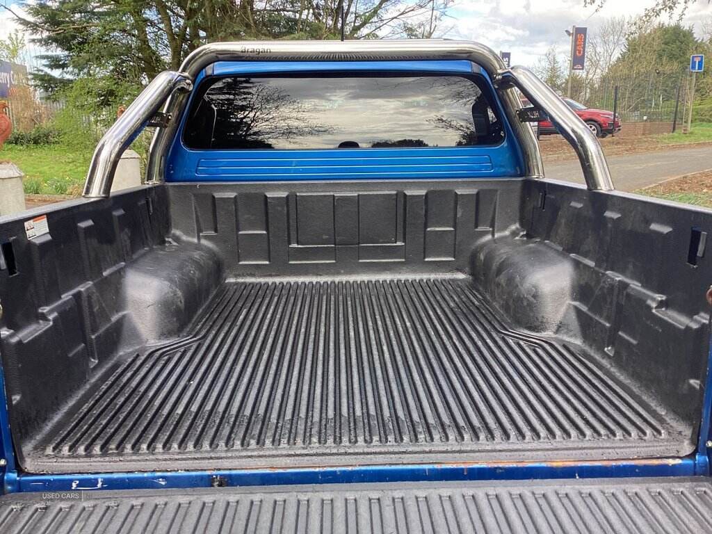 Sep 2015 Toyota Hi-lux Invincible X D/Cab Pick Up 3.0 D-4D 4WD 171 Auto