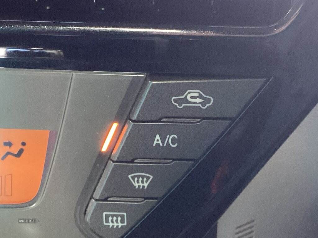 Sep 2012 Toyota iQ 1.33 Dual VVT-i 3 3dr [Non Start Stop]