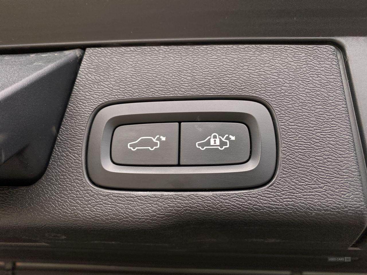 May 2018 Volvo XC60 2.0 D5 PowerPulse R DESIGN 5dr AWD Geartronic