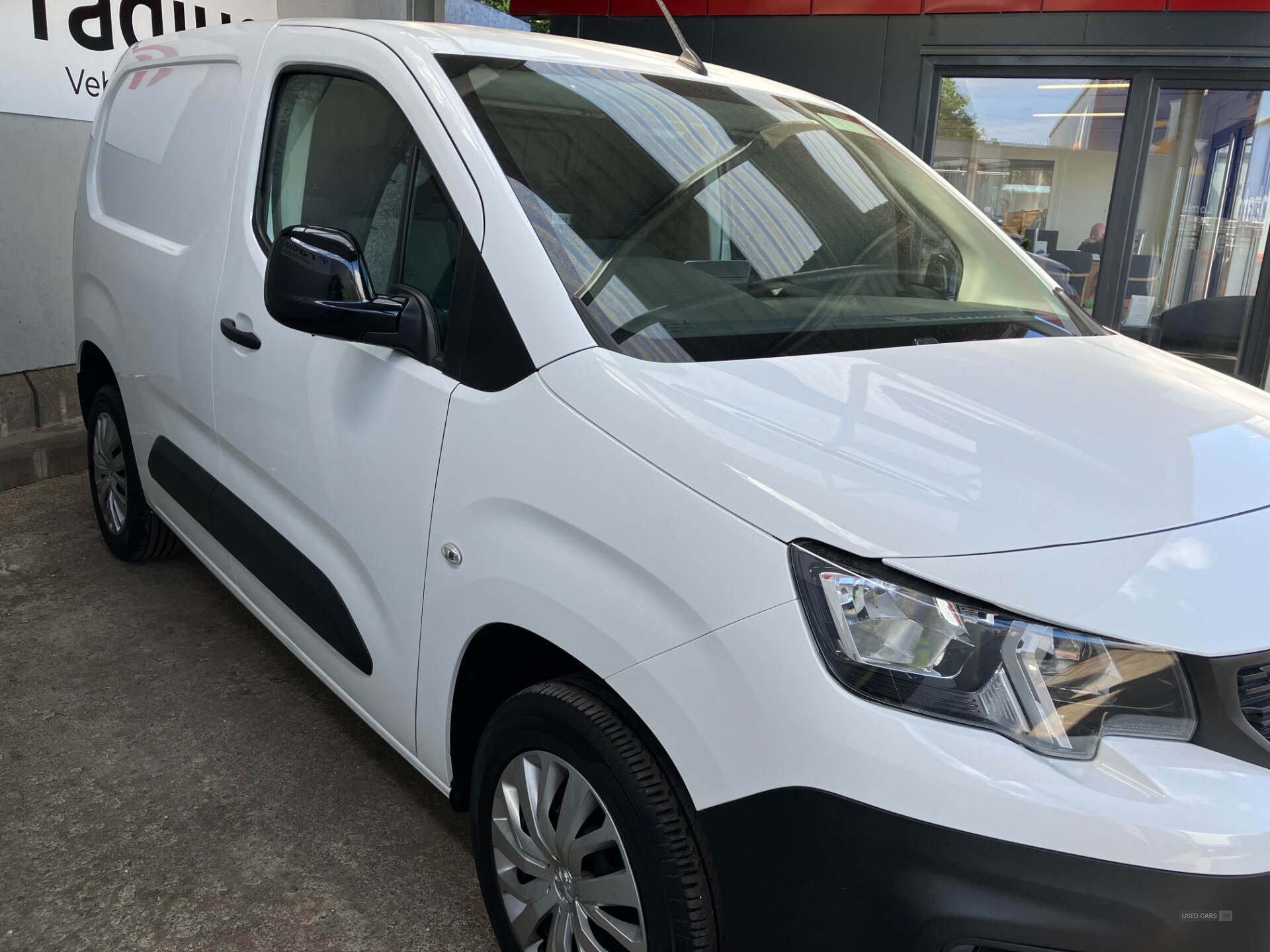May 2022 Peugeot Partner 1000 1.5 BlueHDi 100 Professional Prem Van [6 Spd]