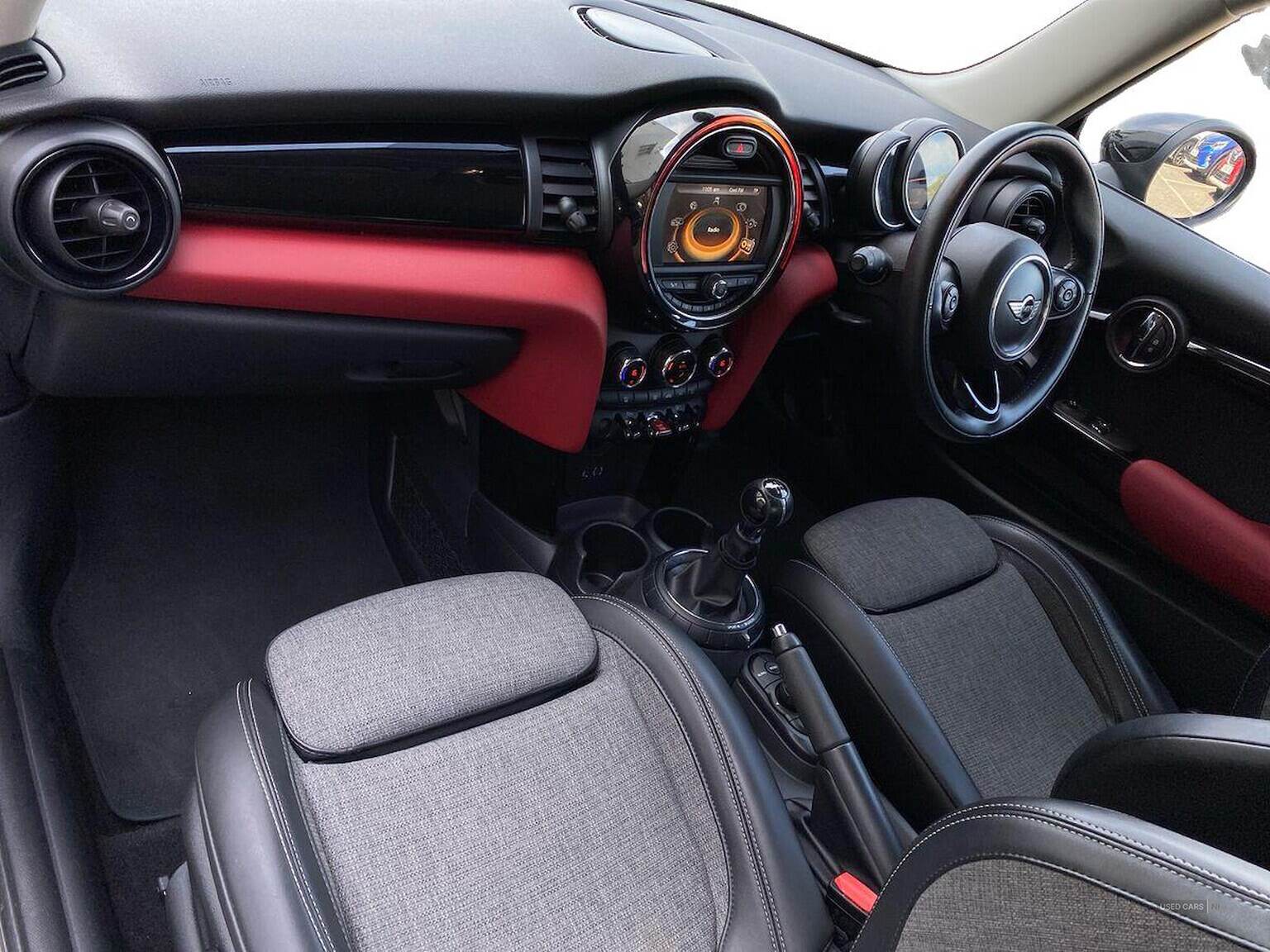 Jan 2017 MINI HATCHBACK 1.5 Cooper 3Dr