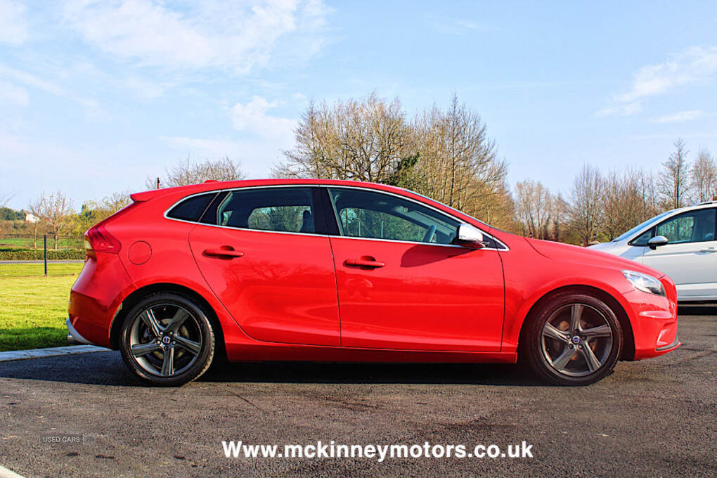 Jun 2014 Volvo V40 D2 R DESIGN 5dr