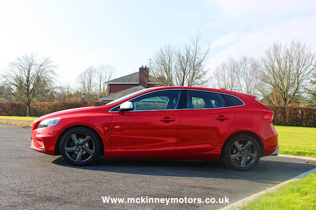 Jun 2014 Volvo V40 D2 R DESIGN 5dr