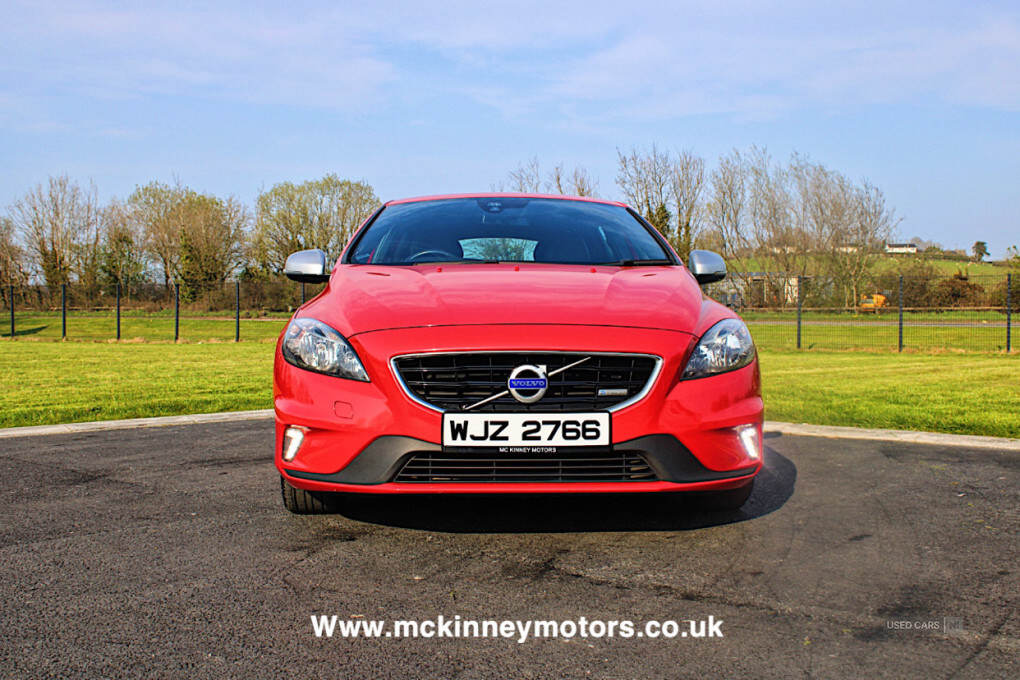 Jun 2014 Volvo V40 D2 R DESIGN 5dr