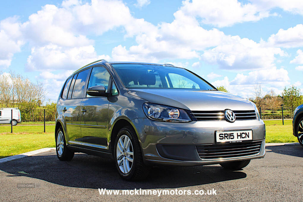 Aug 2015 Volkswagen Touran 1.6 TDI 105 BlueMotion Tech SE 5dr