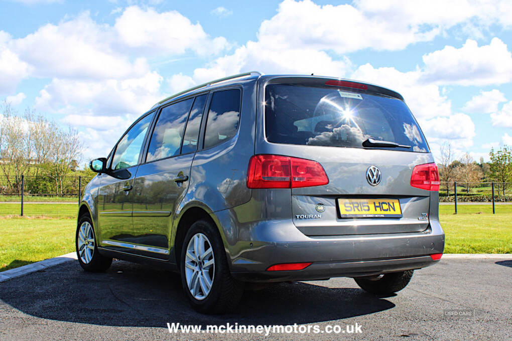 Aug 2015 Volkswagen Touran 1.6 TDI 105 BlueMotion Tech SE 5dr