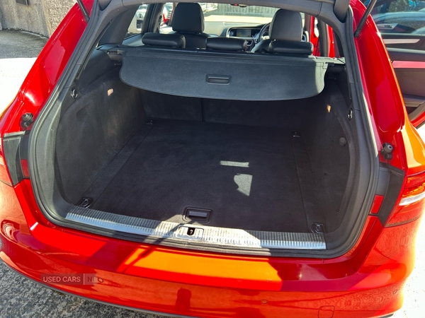 Audi A4 DIESEL AVANT in Down